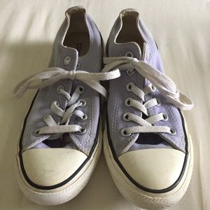 Sz 7 Lavender Converse Sneakers